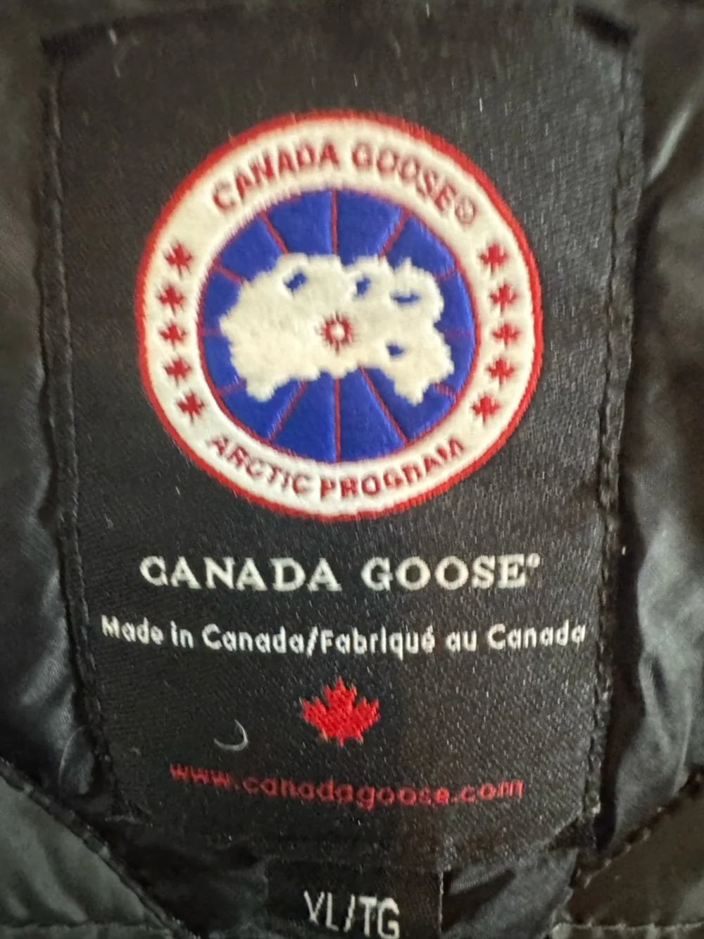 Authentic Canada Goose Black Hooded Women's Puffer Coat - Picture 6 of 11